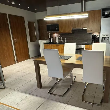 Lux Orange B11 With Mountain View Daire
